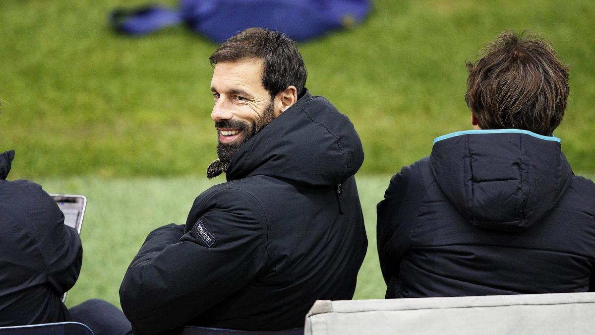 Ruud Van Nistelrooy Returns To Manchester United