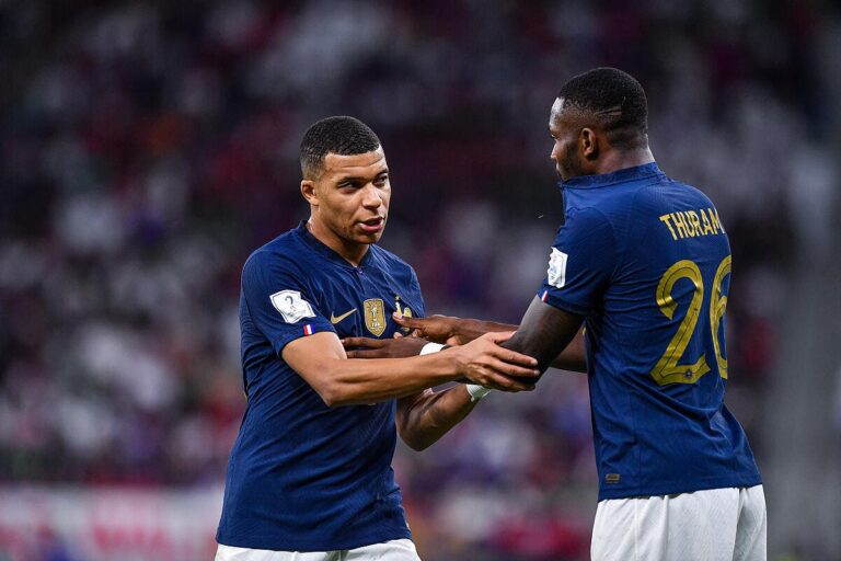 Kylian Mbappé is hot, it's going to talk transfer window in the France team