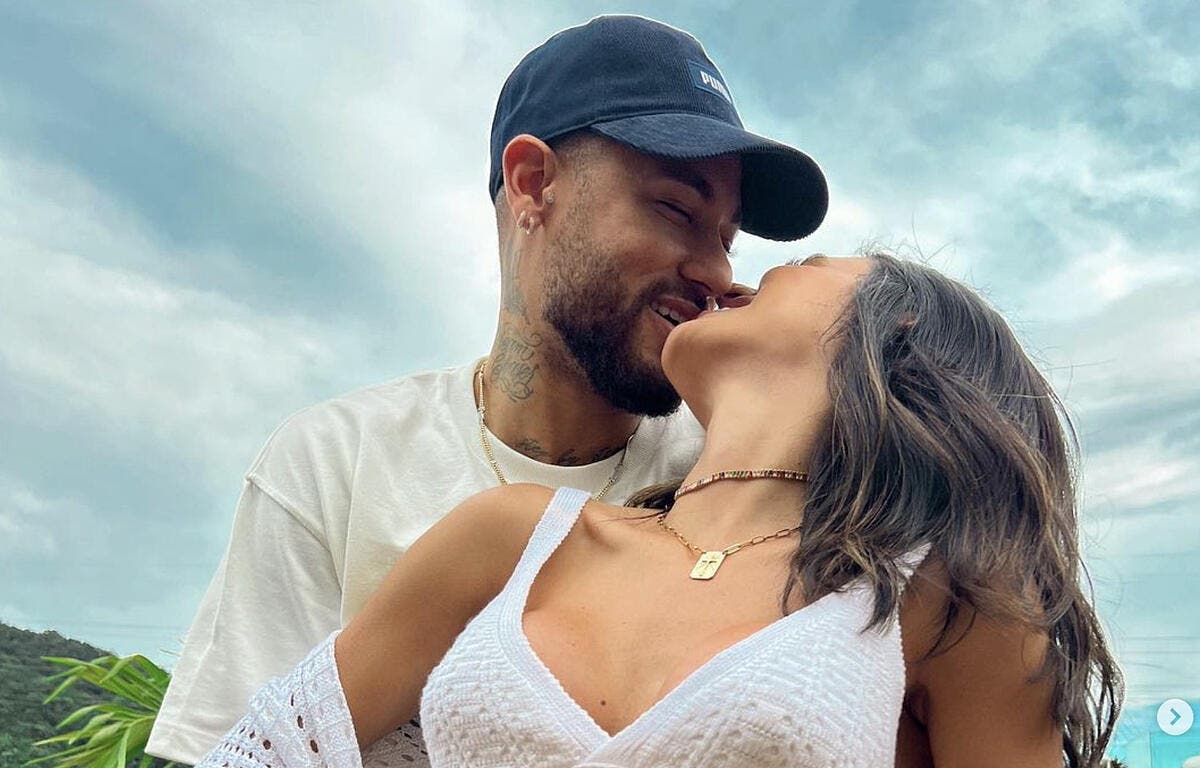 Neymar cheated on his pregnant wife, he apologizes