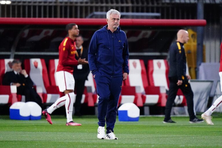 Worried, Mourinho moves the Roma boss