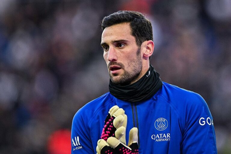 Sergio Rico communicates with his wife, general relief