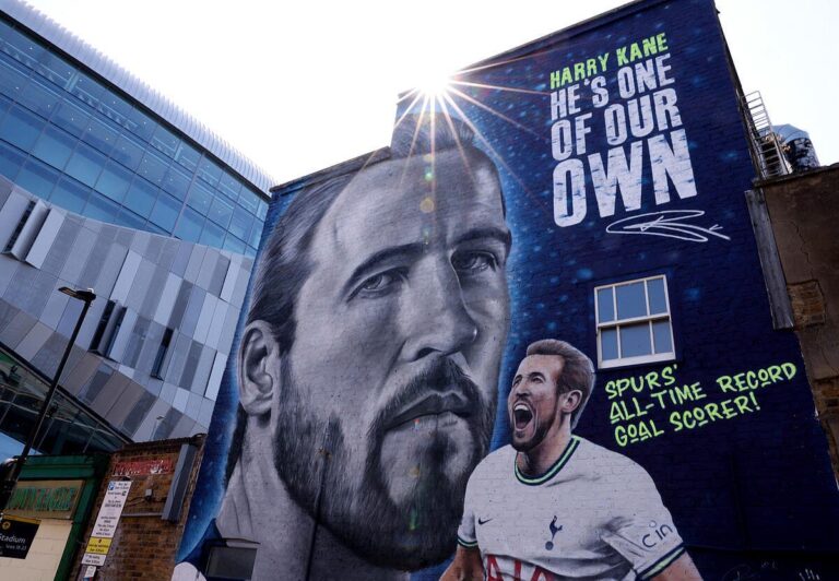 Harry Kane at PSG, emergency meeting in London