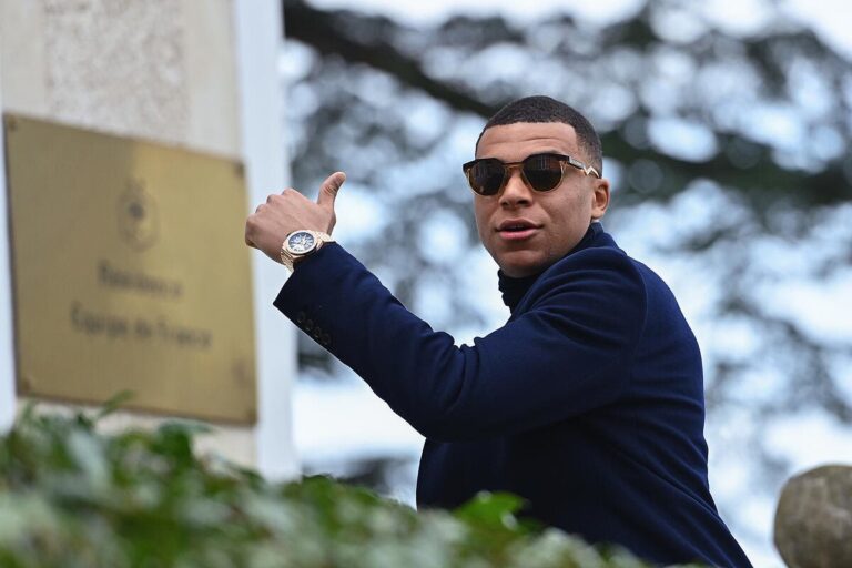 Mbappé in Cameroon before finding the fury of Paris