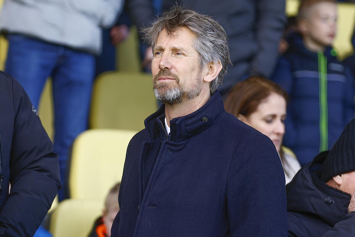 Van der Sar placed in intensive care