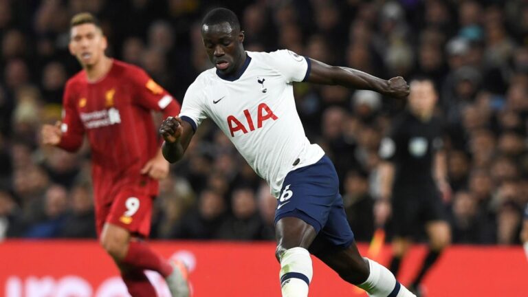 Betis in talks with Davinson Sánchez