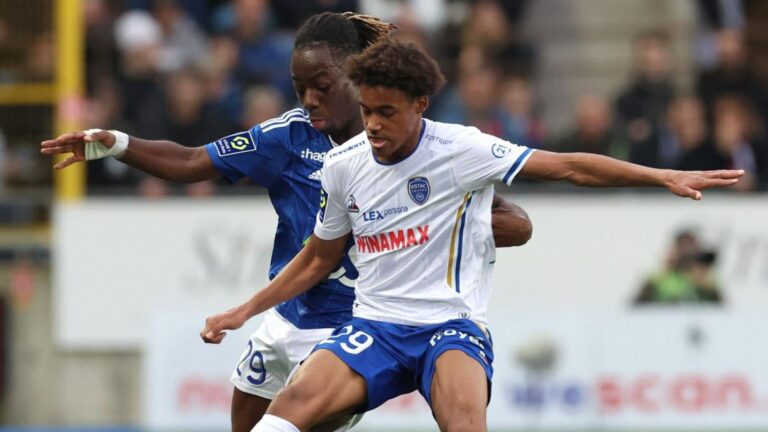 ESTAC have accepted an offer from Burnley for Wilson Odobert