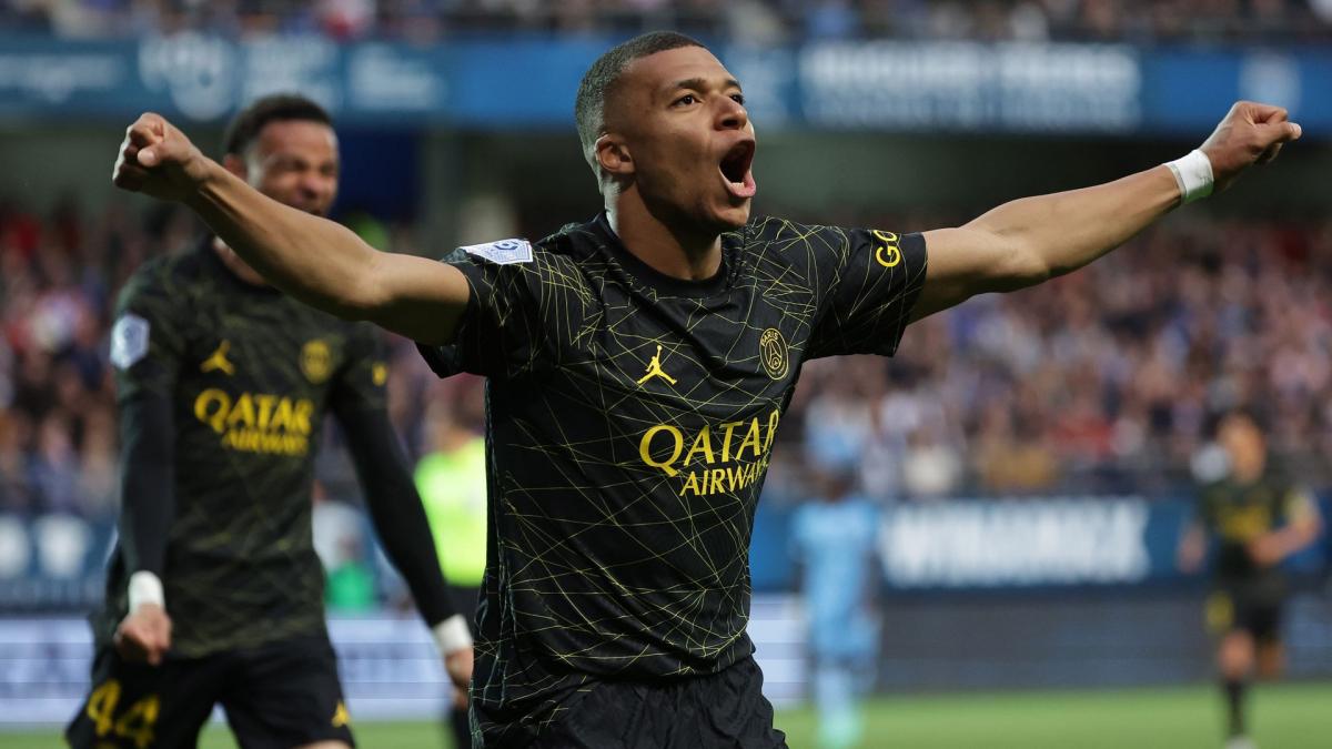 PSG: sidelined, Kylian Mbappé offers a bath of supporters