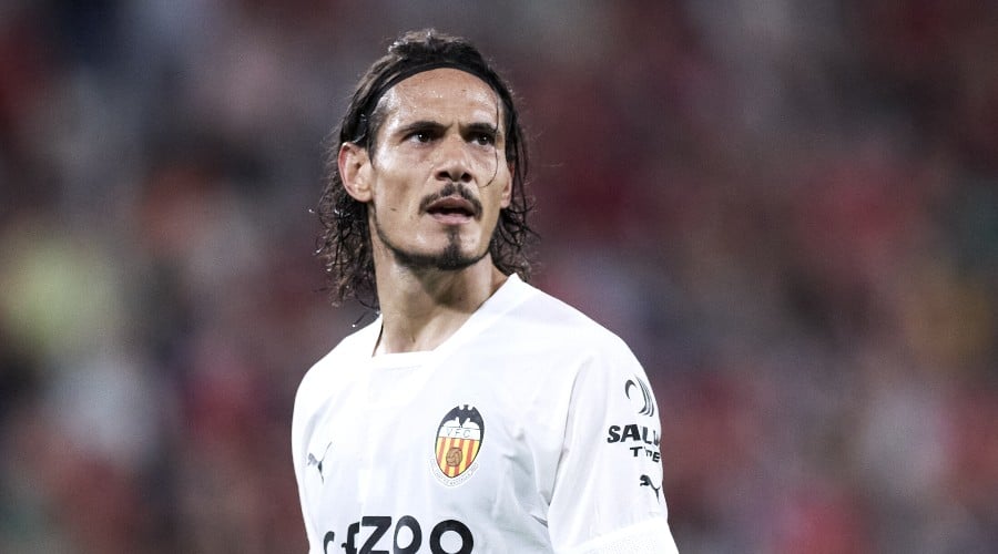 The departure of Cavani formalized by Valencia