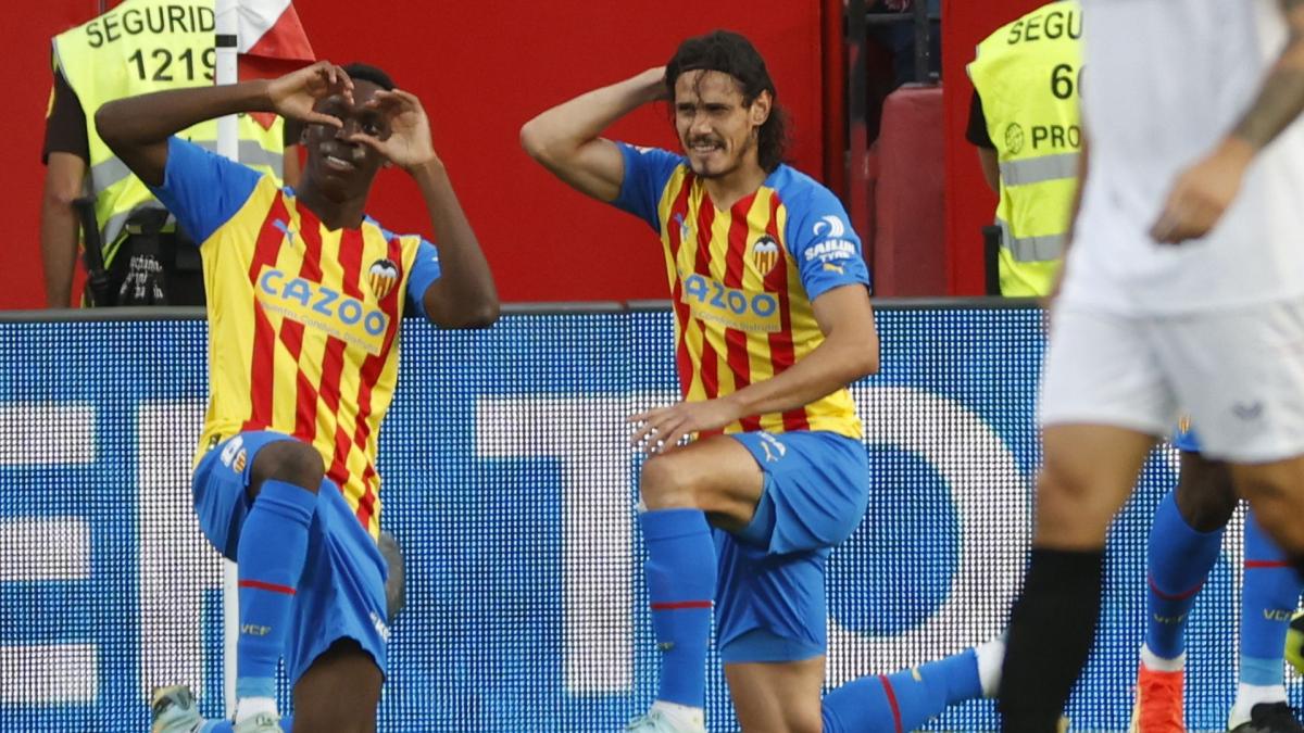 Valencia: Edinson Cavani in the loft