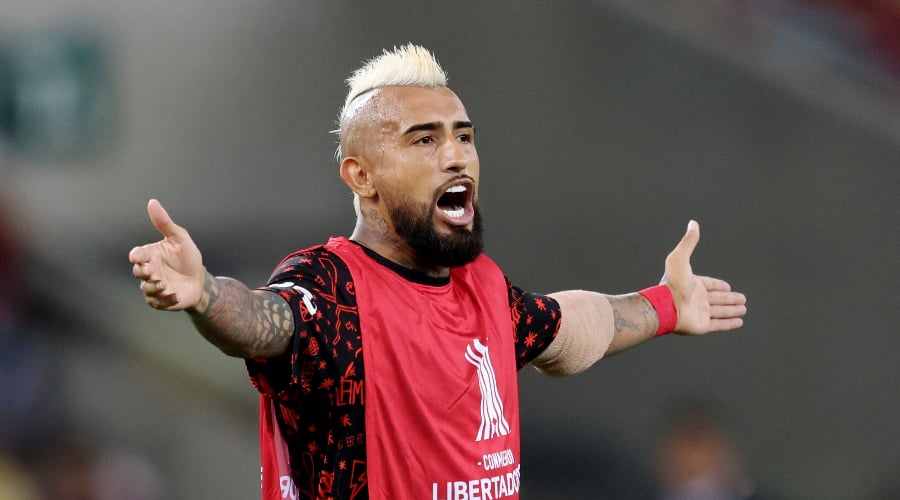 Vidal smashes the “loser” Sampaoli