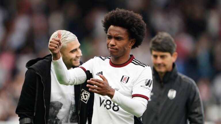 Willian heads for Nottingham Forest