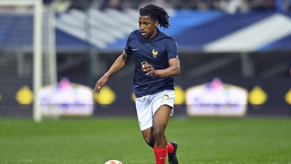 Yasser Larouci signs for Sheffield United