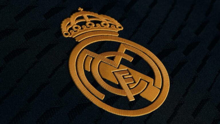 Real Madrid presents its third jersey for the 2023-2024 season