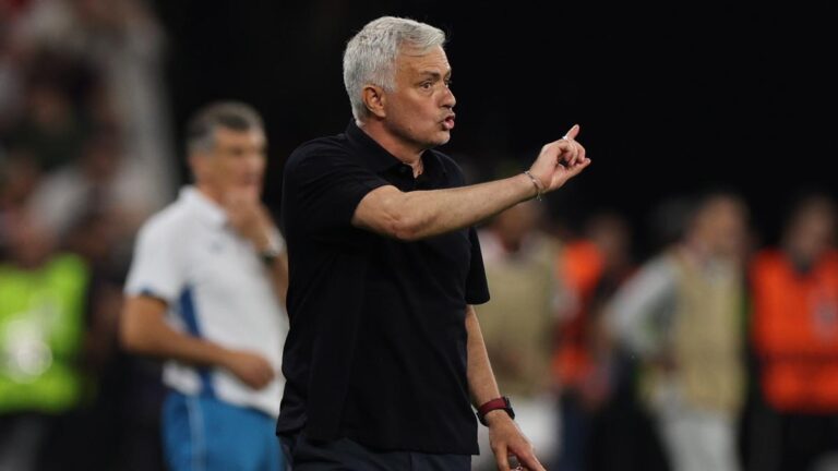 AS Roma: Mourinho announces the arrival of Azmoun and teases that of Lukaku