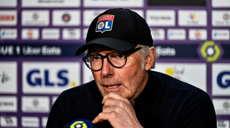 Annoyed, Blanc threatens to leave his press conference