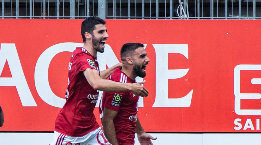 Brest in command, Nice in doubt