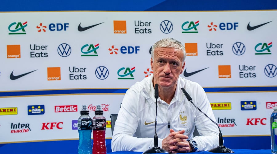 Deschamps recalls a frame and makes a strong choice in the middle