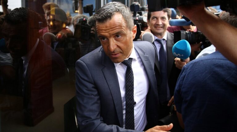 Is Jorge Mendes beating down PSG?