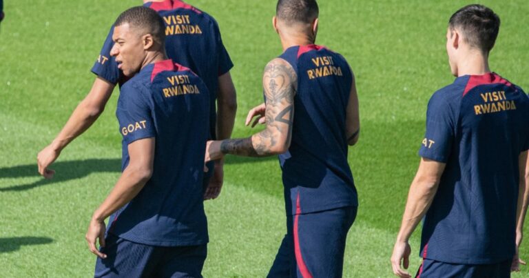 PSG: Two lofters back!