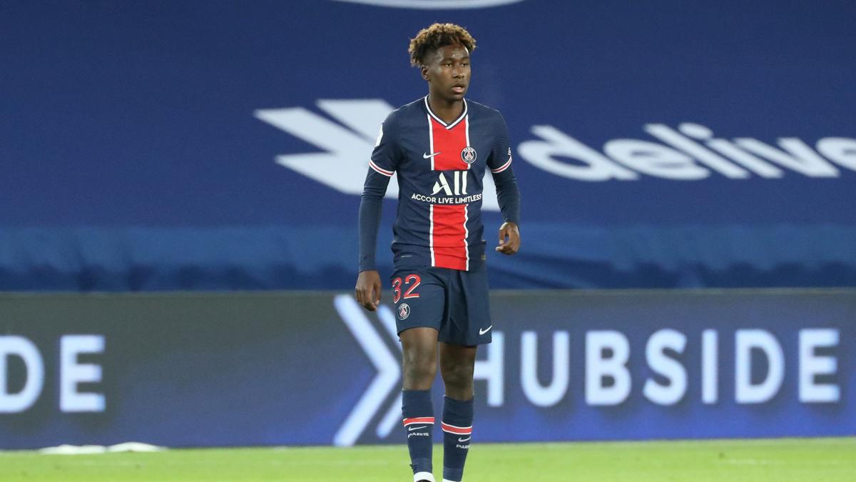 PSG negotiate with Eintracht for Timothée Pembélé