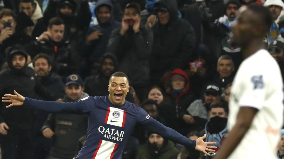 PSG: tense exchange between Kylian Mbappé and Nasser Al-Khelaïfi