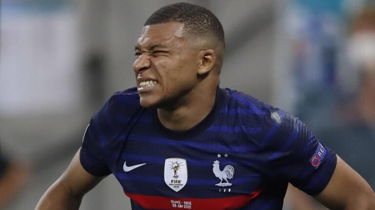 PSG: the thorny Mbappé case influenced the transfer window!