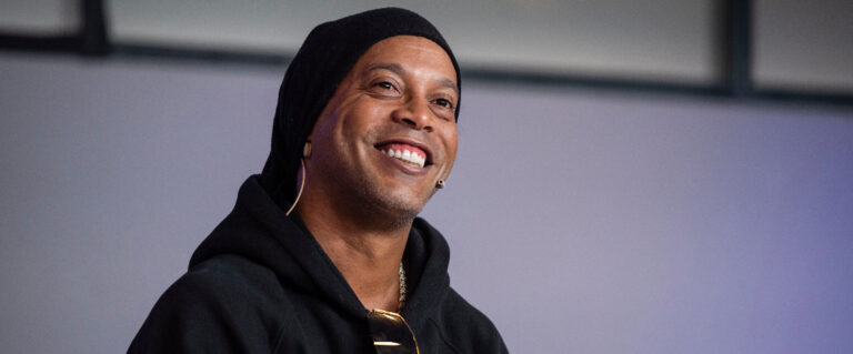 Ronaldinho sends a beautiful message to Neymar