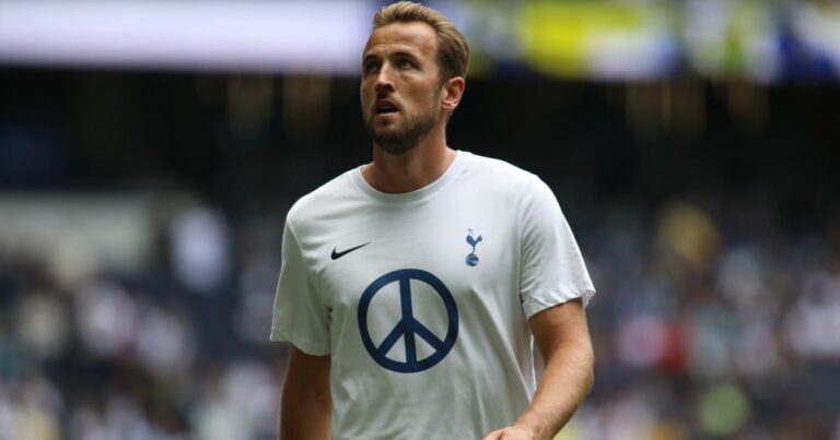 Tottenham make a surprising choice to replace Kane