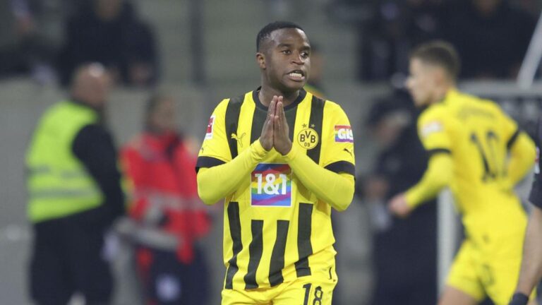 Borussia Dortmund expect a surprise departure from Youssoufa Moukoko