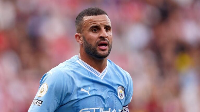 Kyle Walker extends contract with Manchester City until 2026