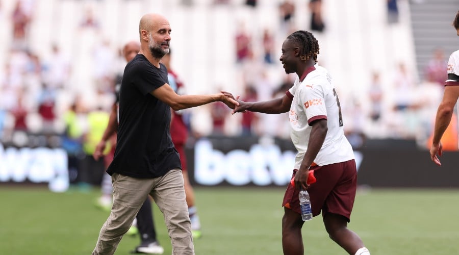 Manchester City: Guardiola praises Doku