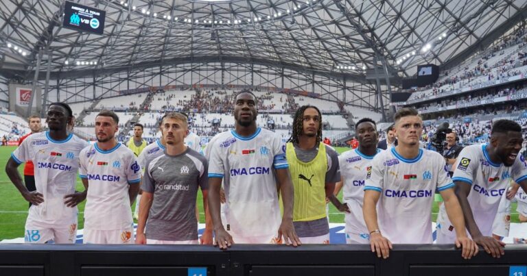 OM: players spit on the club!  A balance frame