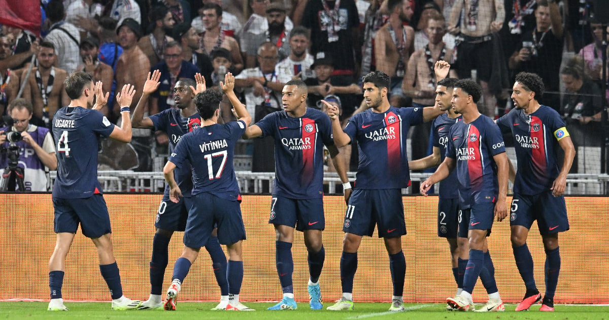 PSG strikes a blow in Lyon!