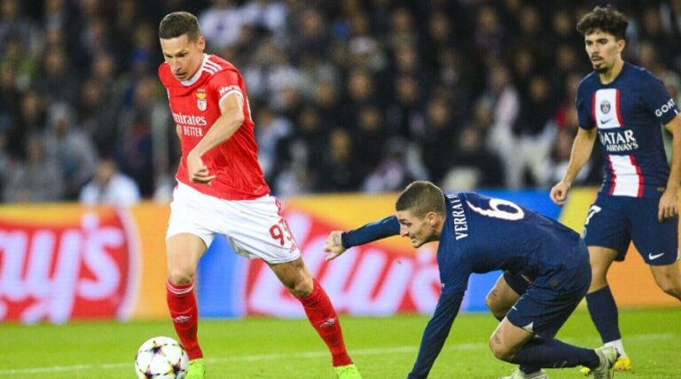 Thunderbolt at PSG!