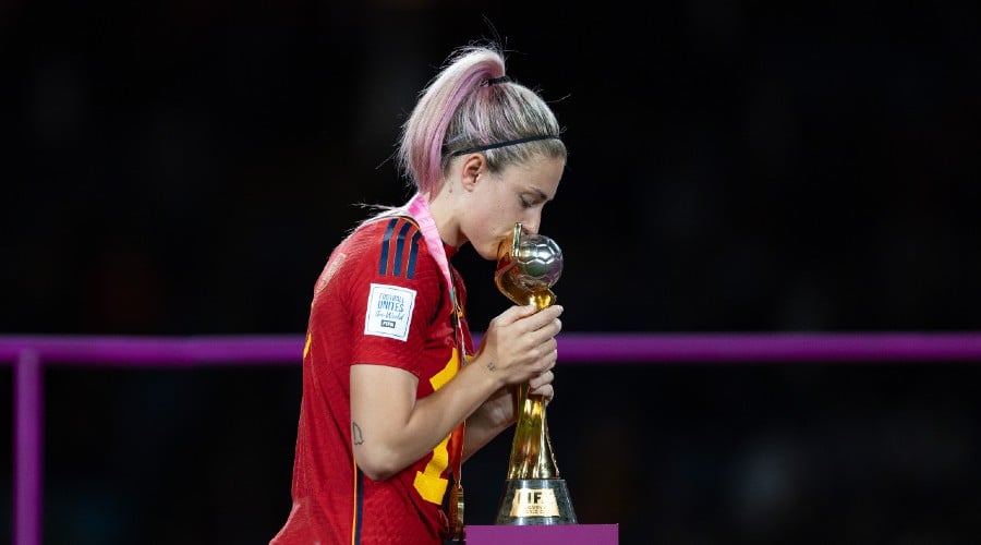 Women's Spain: Strong words from Putellas