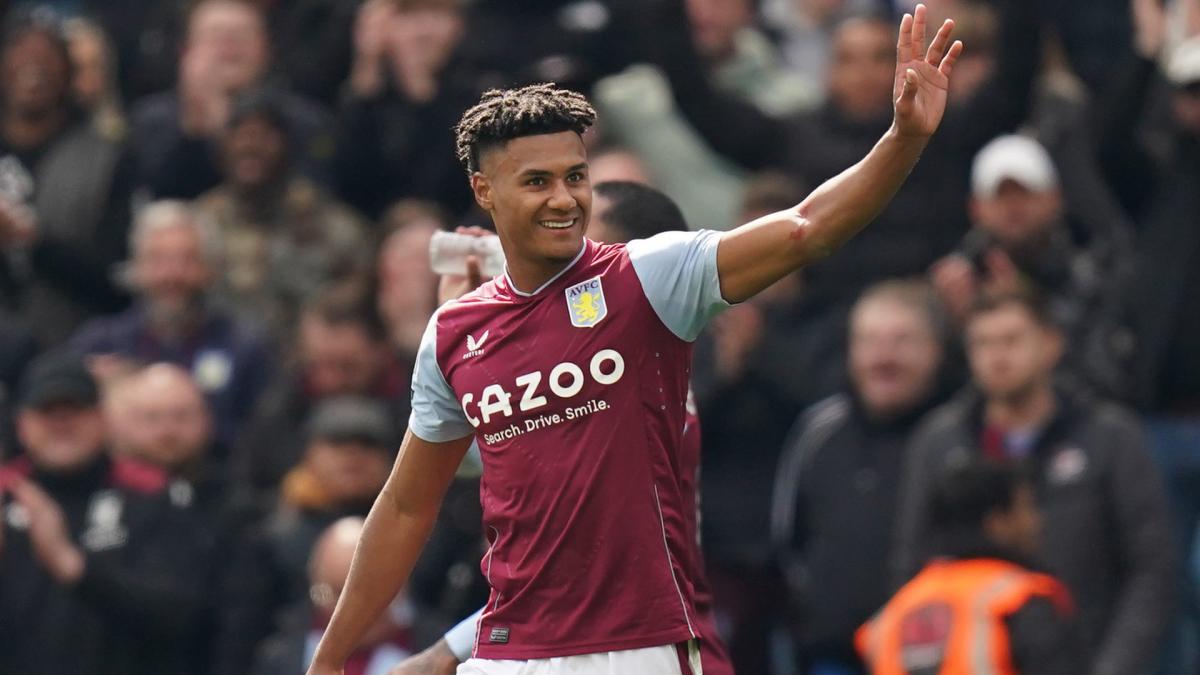 Aston Villa blinds Ollie Watkins