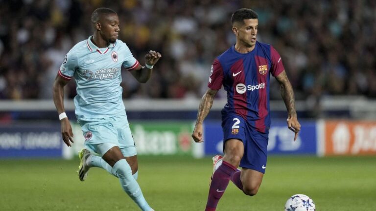 Barça: João Cancelo gets annoyed with supporters