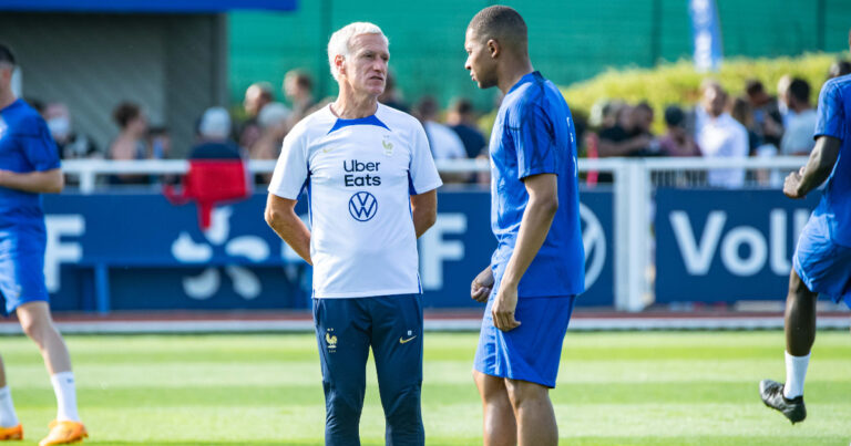 Deschamps flies to the aid of Mbappé