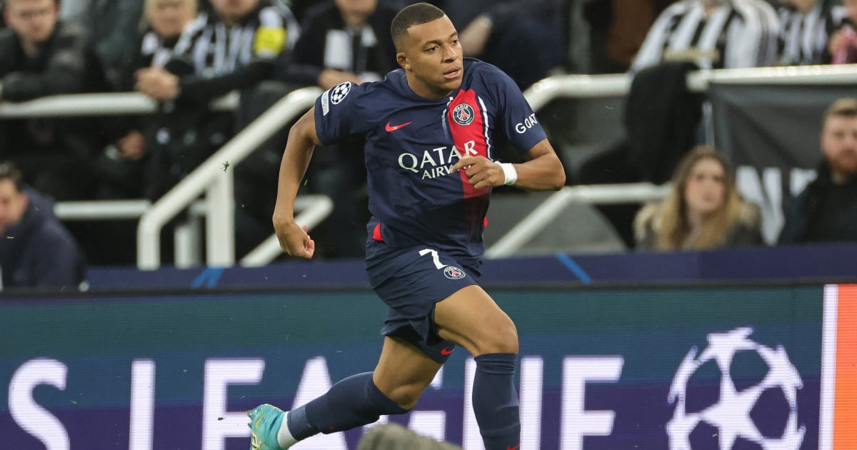 Mbappé talks to these French football legends on familiar terms