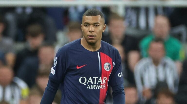 Mbappé, two doors wide open