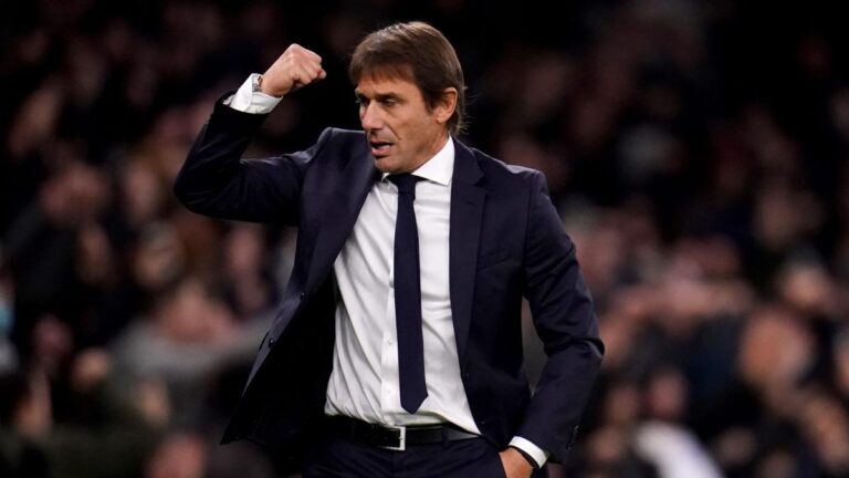 Napoli: Antonio Conte kicks into touch