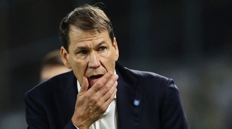 Napoli boss hits Rudi Garcia