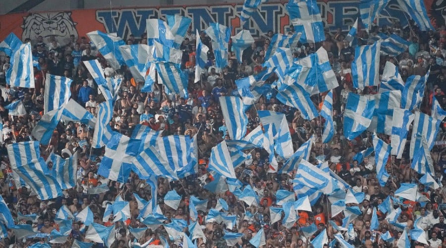 OM-AEK Athens: beautiful images of supporter groups