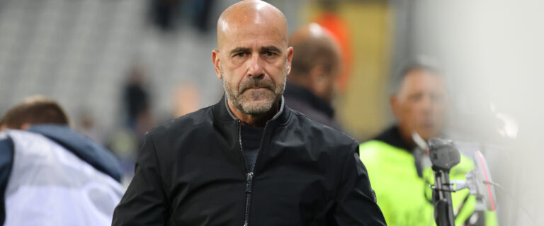 Peter Bosz mercilessly with OL