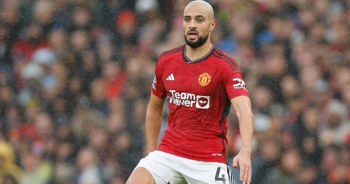 Sofyan Amrabat attacked (already) by a Manchester United legend