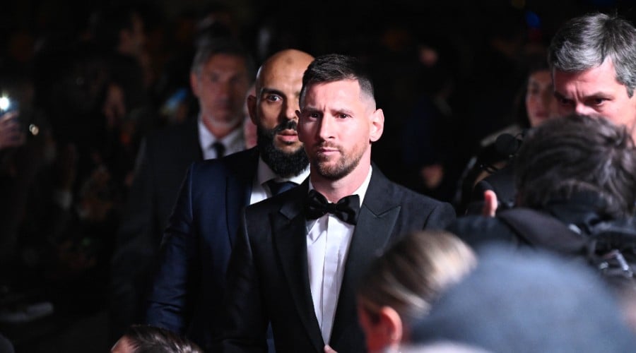 “Son Of A B...”, Messi Lets Loose In The Mixed Zone After The Ballon D’Or