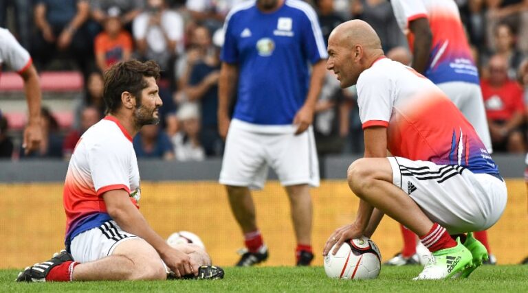 Zidane and Lizarazu in mourning