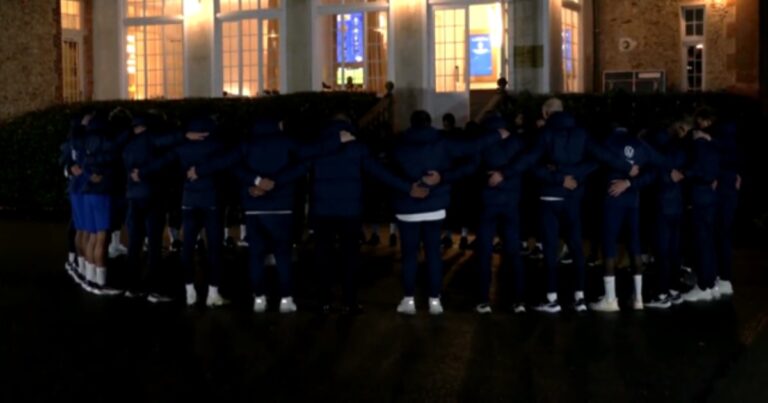 A minute of silence at Clairefontaine