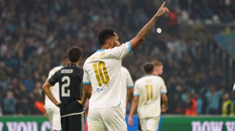 Aubameyang sees triple, OM remains first