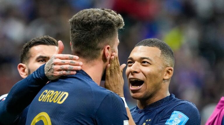 Giroud-Mbappé, the clash